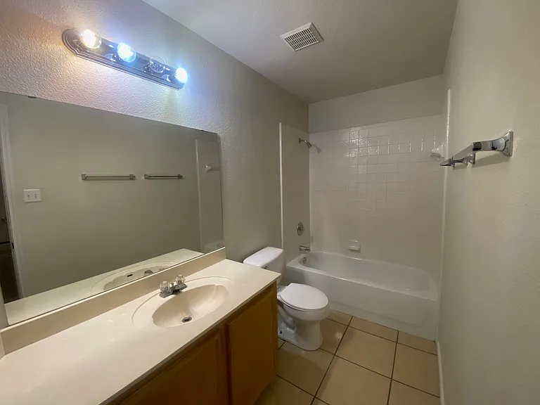 2128 Modoc Dr — Photo 10