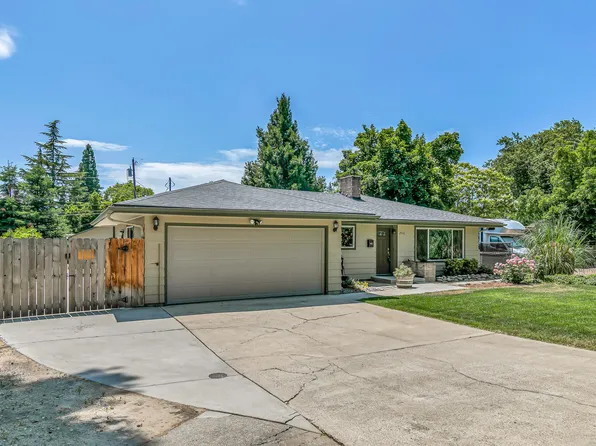 2532 Country Club Dr, Medford, OR 97504