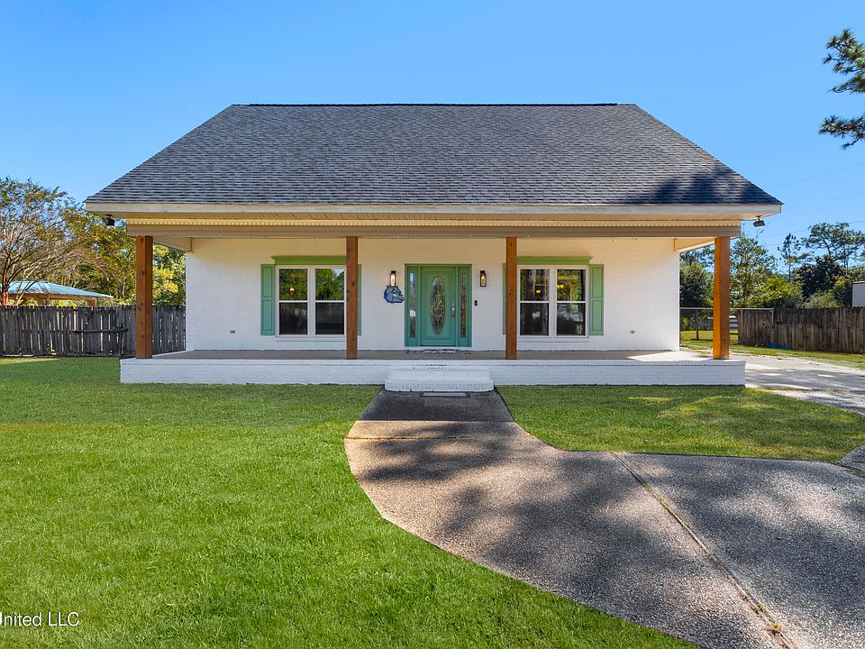1st image of 16916 Long Leaf Dr