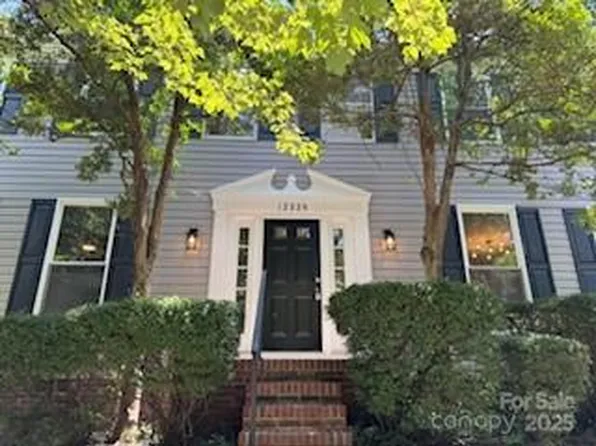 12325 Woodside Falls Rd, Pineville, NC 28134