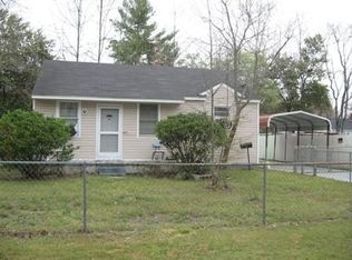 527 E 5th Ave, Raeford, NC 28376