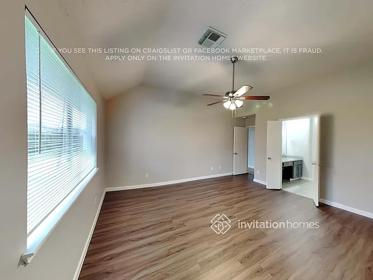 11223 Country Club Green Dr — Photo 23