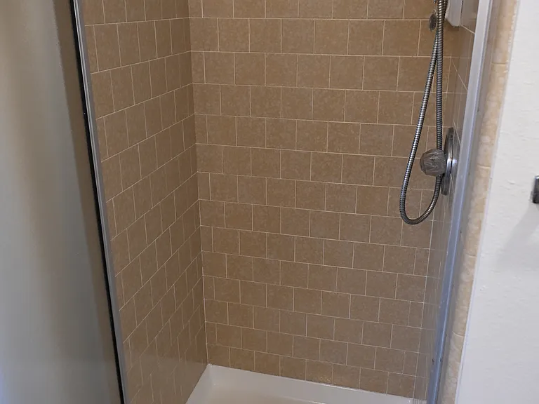 1031 N Lynora St — Photo 14