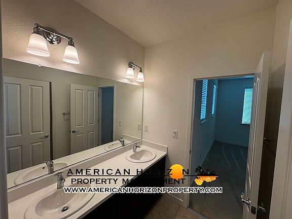 4th image of 516 Briar Pointe Pl