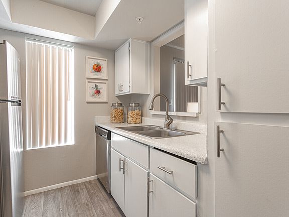 Upgraded Kitchen with Stainless Steel Package