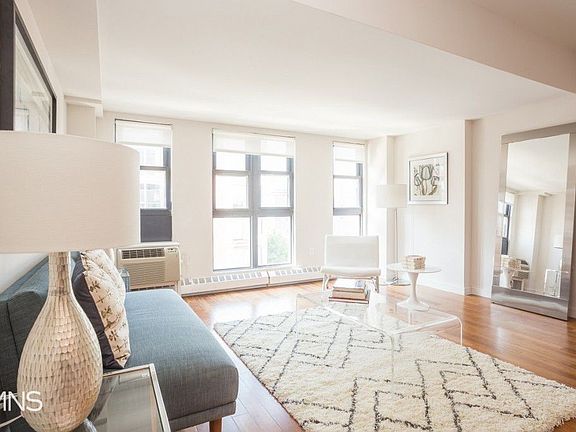 4th image of 27 Albany Ave APT 801