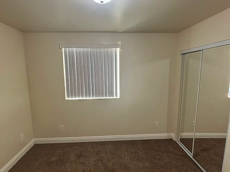 942 E 88th Pl — Photo 27