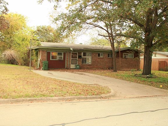 2nd image of 1709 Westcrest Dr