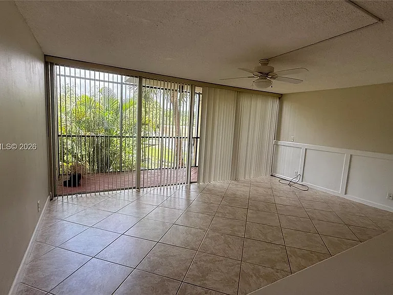 2921 SW 87th Ave #511 — Photo 7
