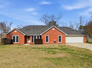 137 Fowler Dr, Leesburg, GA 31763