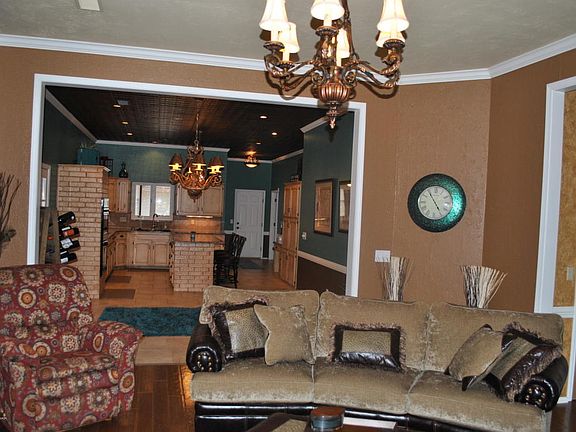 4th image of 3444 Gladstone Ln
