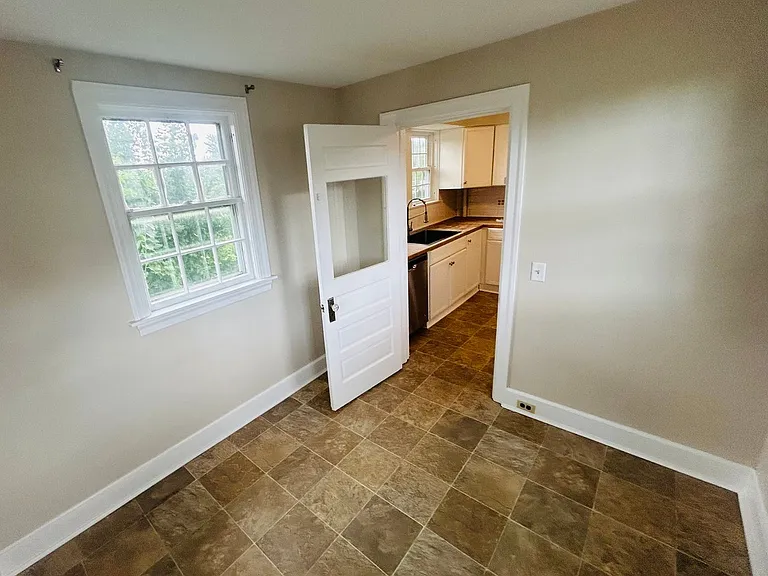 1430 Woodbury Ave — Photo 16