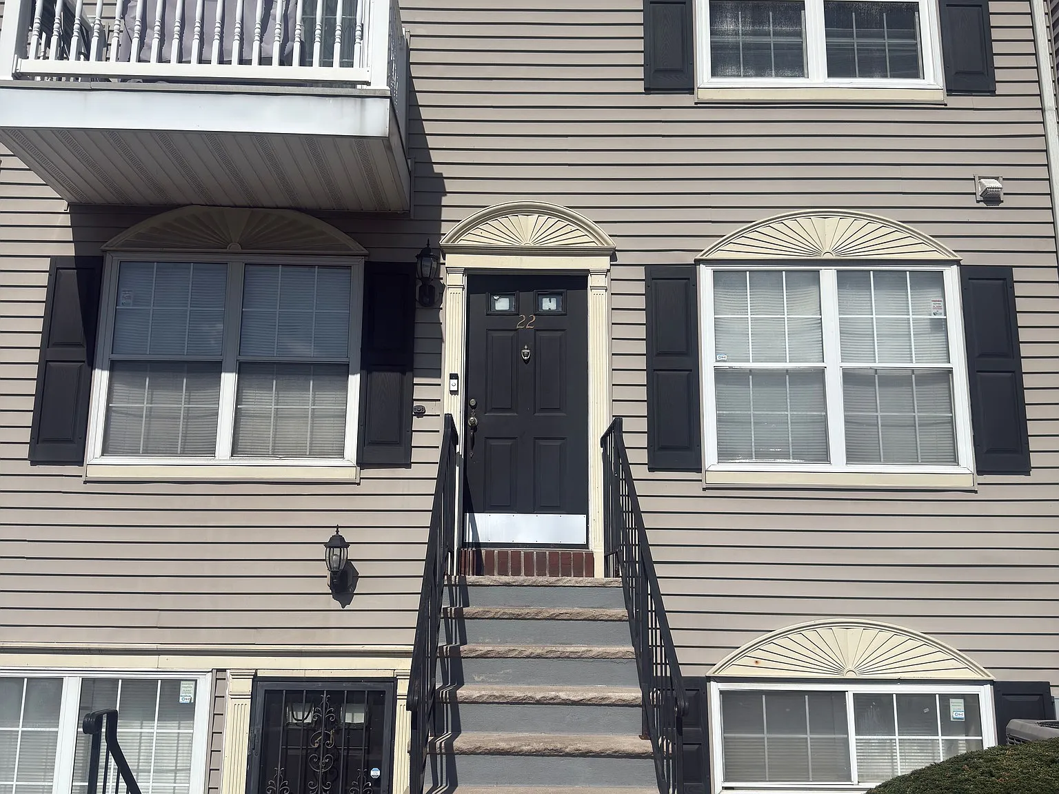 2 bed, 1.5 bath, 1177 sqft, $2,950 — Photo 1