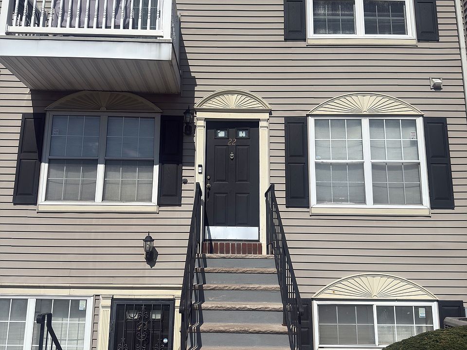 1st image of 22 Seton Hall Dr