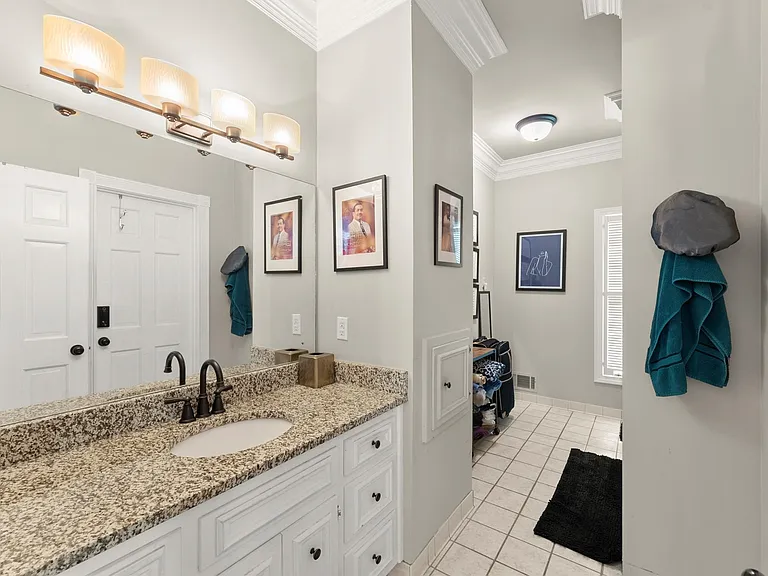 5785 Northside Dr — Photo 14
