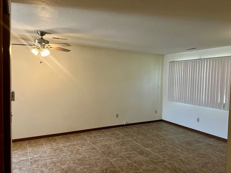 1215-1223 Branding Iron Rd — Photo 4