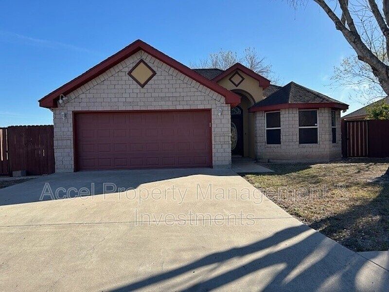 1st image of 307 Tenaza St