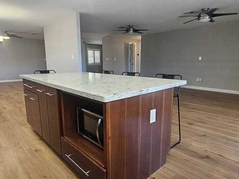 1131 E Redfield Rd — Photo 5
