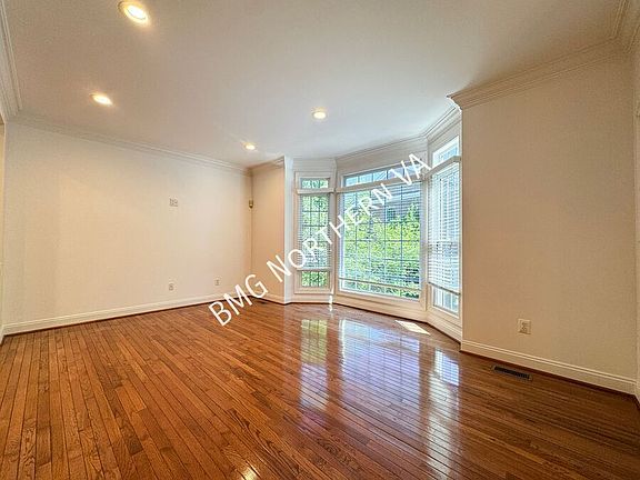 4th image of 3091 McKinnon Way