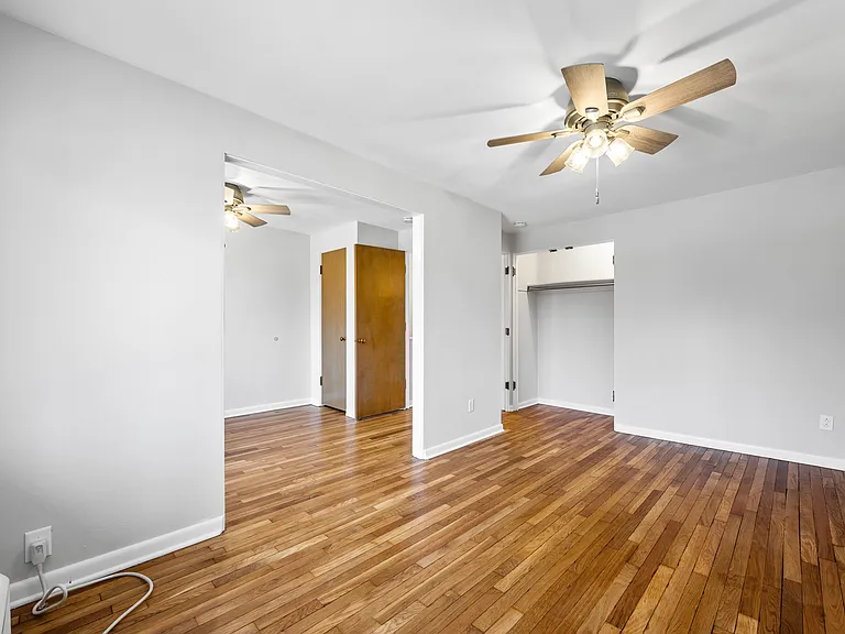 304 Davis Ave #304 — Photo 14