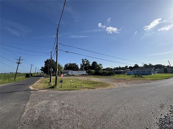 3rd image of 218 W 19th St