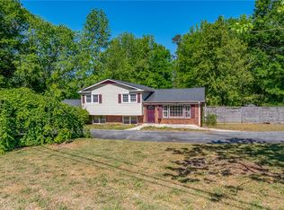 100 Woodburn Dr, Taylors, SC 29687