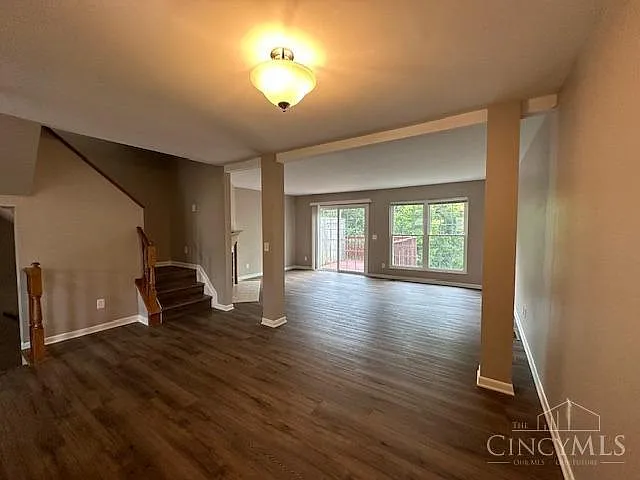 3 bed, 4.0 bath, 2071 sqft, $2,325 — Photo 2
