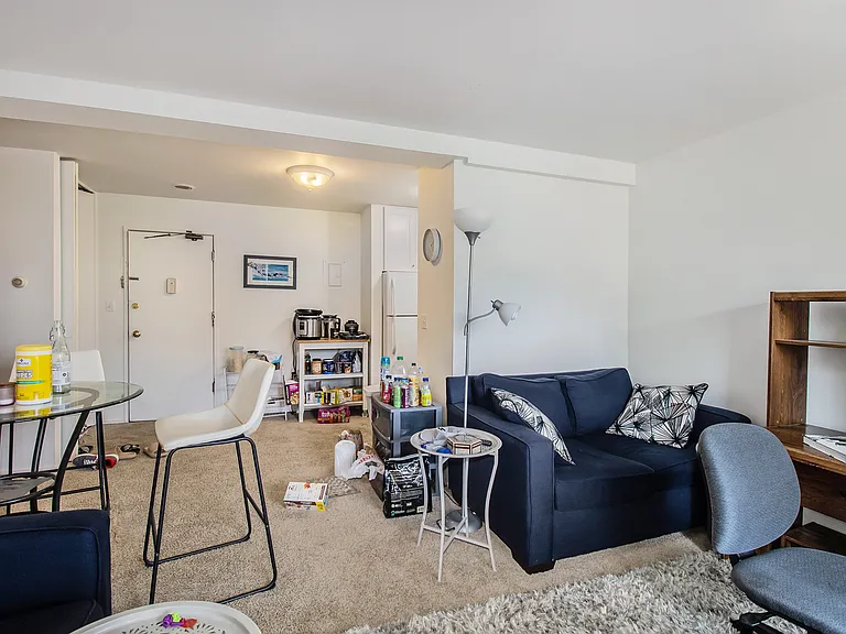 1327 Wilmot St #5 — Photo 8