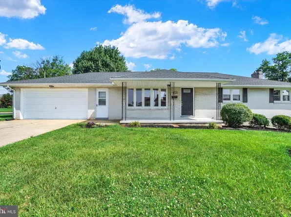 1995 Worth St, York, PA 17404