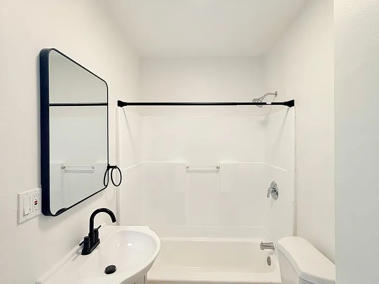 4705 Willowbrook Ave — Photo 9