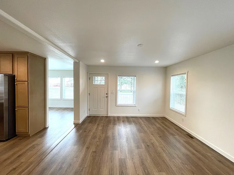 609 Mildred St — Photo 21