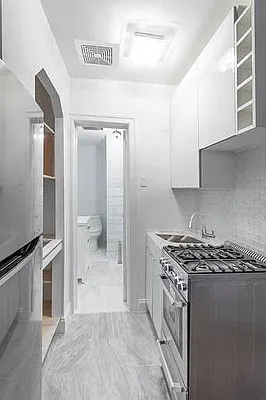 Rented by Lexiti Realty Corp | media 10