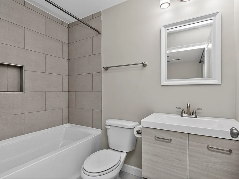 841 Hastings St #G — Photo 19