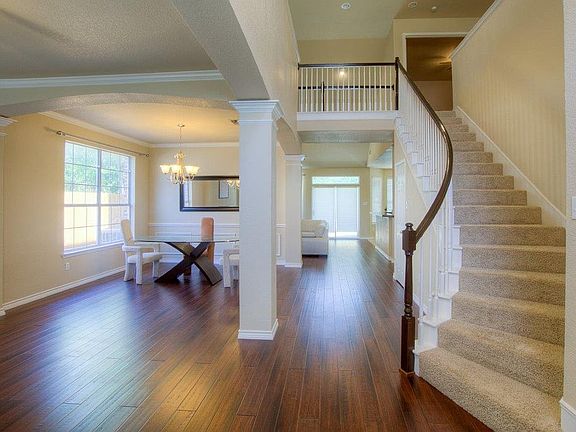 3rd image of 1303 Edgemont Dr