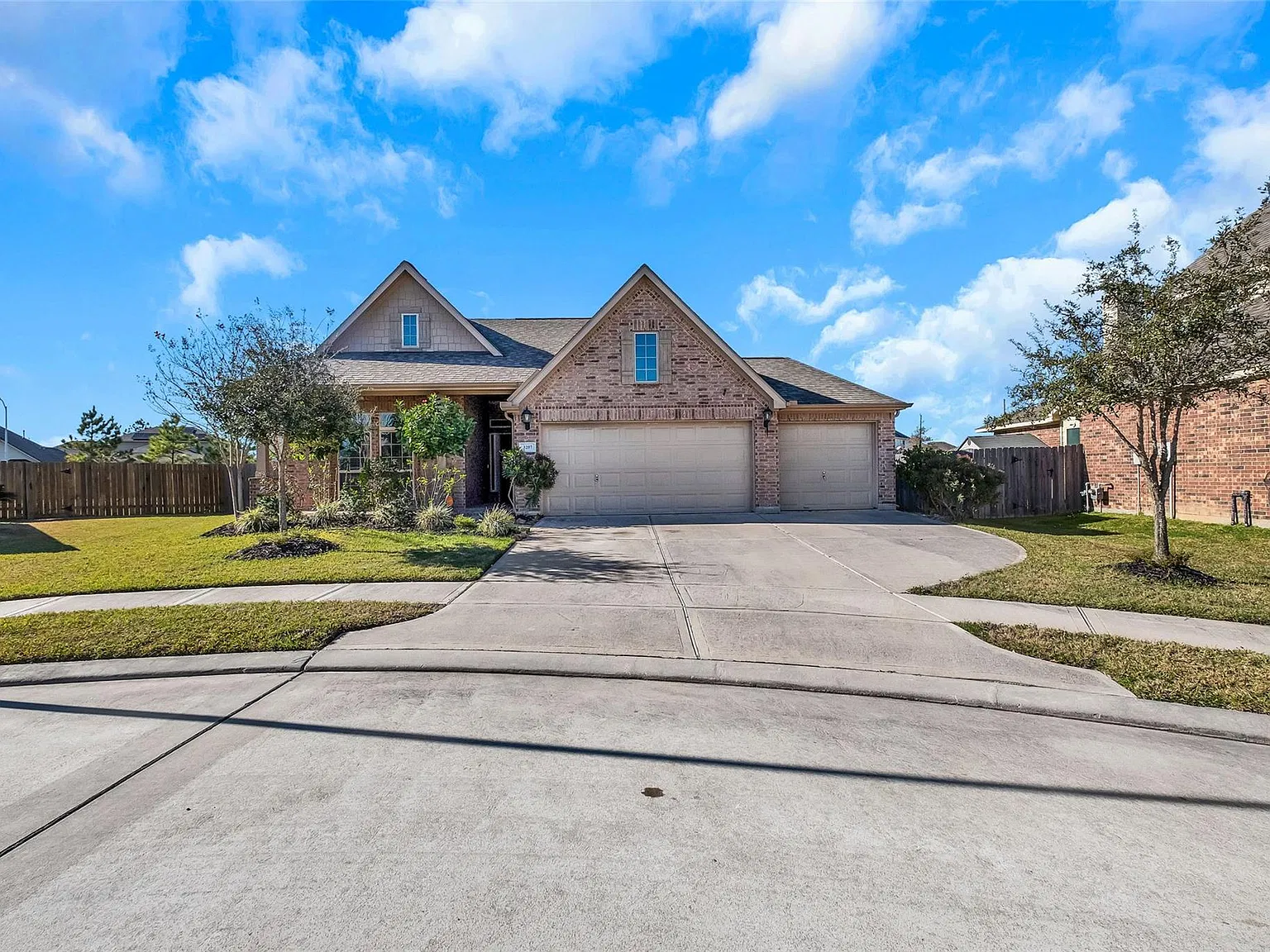3 bed, 2074 sqft, $2,650 — Photo 2