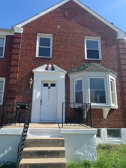 1515 E 36th St