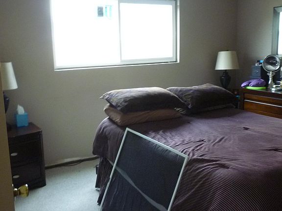 3rd image of 9051 Dunholme St
