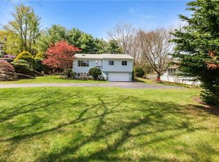 11 Highland Ave, Warwick, RI 02886