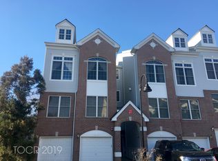 3 Goffle Brook Ct #202, Hawthorne, NJ 07506