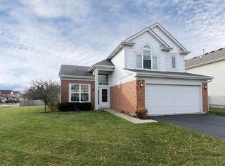 1201 Kensington Dr, Mundelein, IL