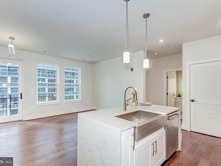 1411 Key Blvd #406 — Photo 13