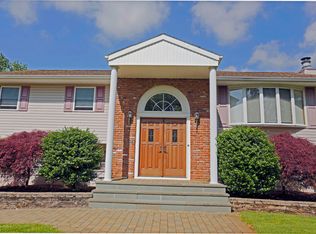 18 Homestead Rd, Freehold, NJ 07728