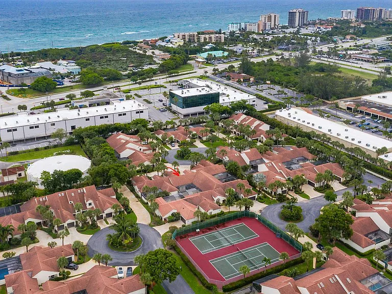 Aerial view, proximity to beach
