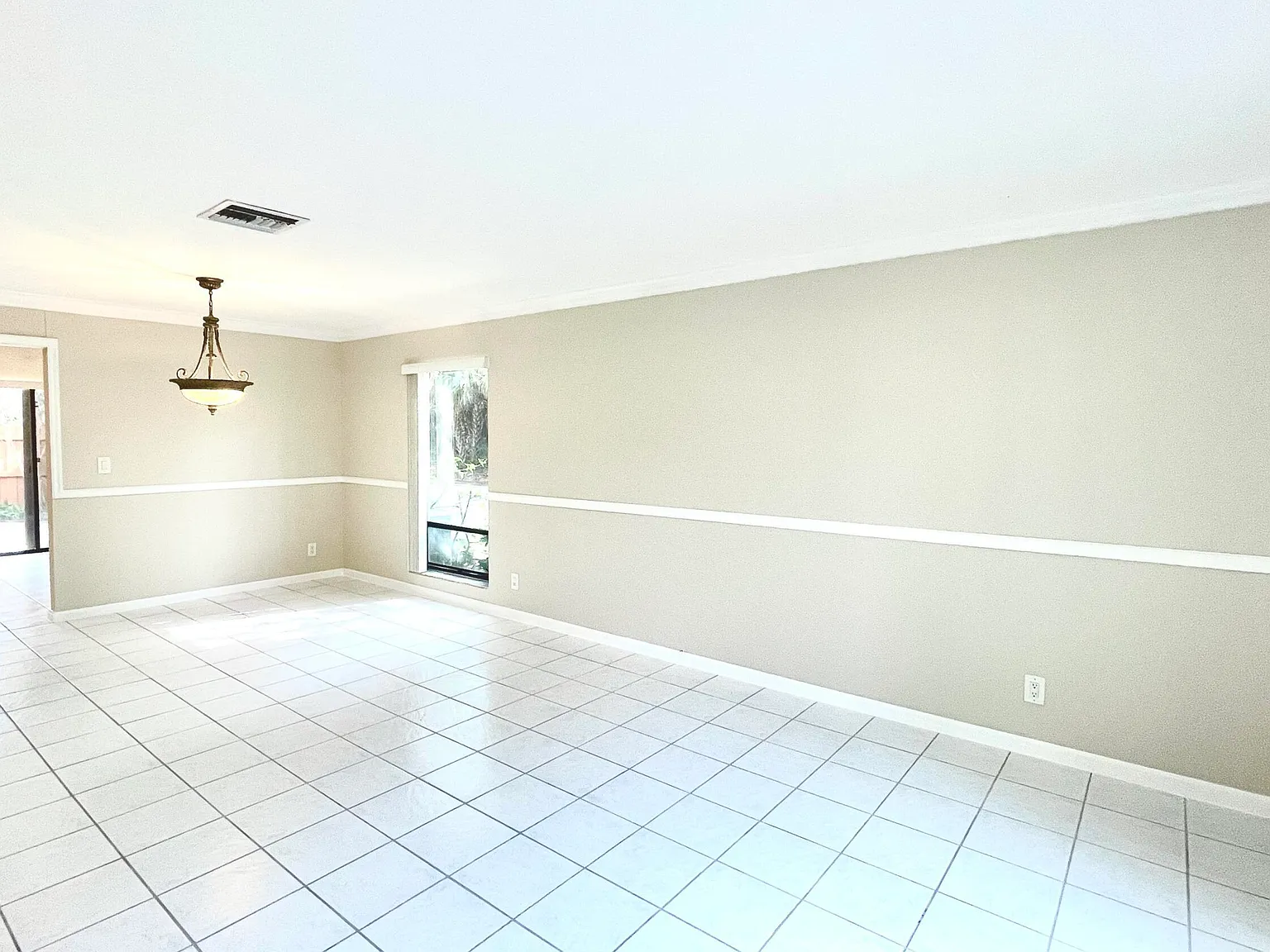 3 bed, 2.5 bath, 1465 sqft, $2,395 — Photo 3