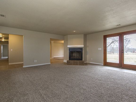 Spacious living room