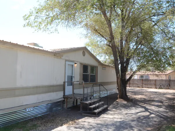 413 Blaylock Ln NE, Los Lunas, NM 87031