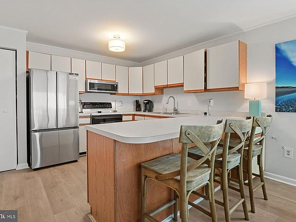 2nd image of 15 66th St Unit 302