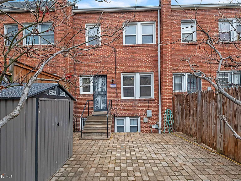 1407 K St SE — Photo 24