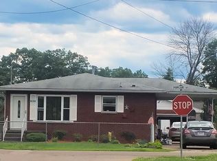 1013 Poplar St, Belpre, OH 45714