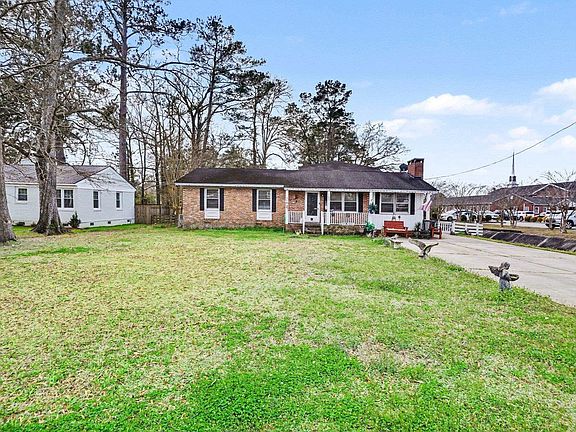 2nd image of 1607 McDermott St.